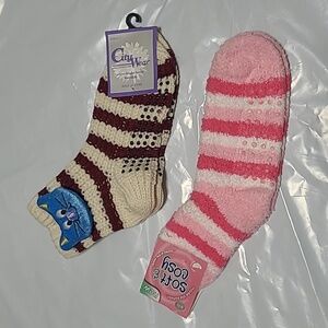 NWT 2 Pairs of Fashion Cozy Socks